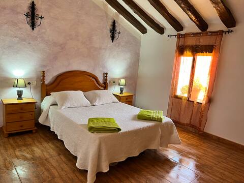 Casa Rural Elche de la Sierra / Villares