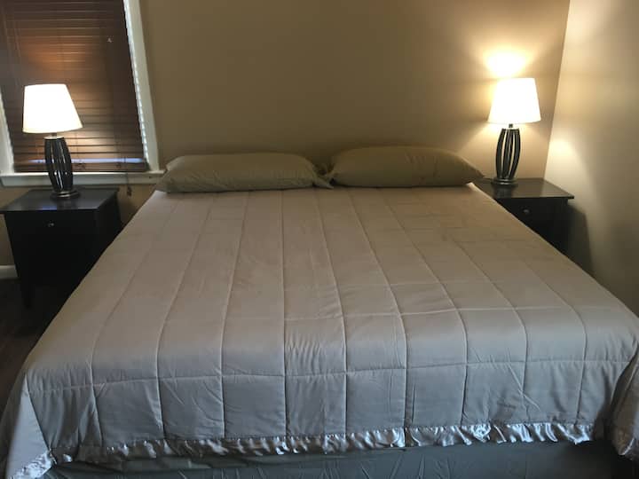 Chumba cha kulala cha Master - Kitanda cha Kifalme