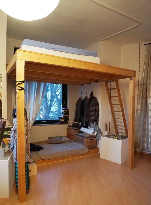 geräumiges Hochbett