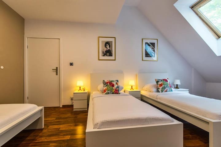Galeria Italiana Apartments managed Airbnb listing 1
