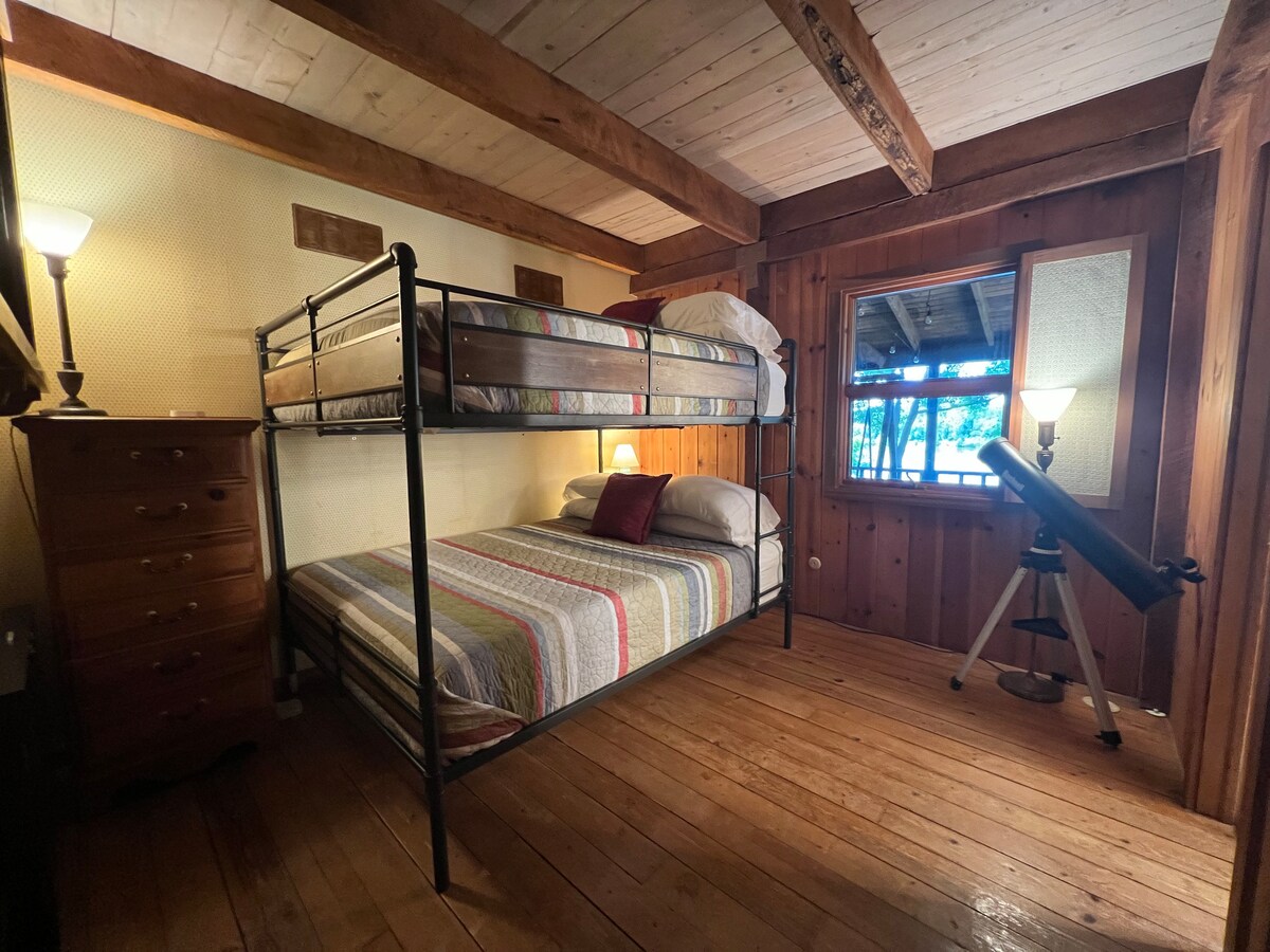 Lakefront Retreat