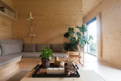 Successful Airbnb property: Timber House calming refuge, sauna, bathtub, AC in Hradec Králové
