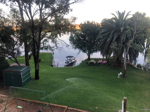 River Bend Retreat - Tailem Bend.