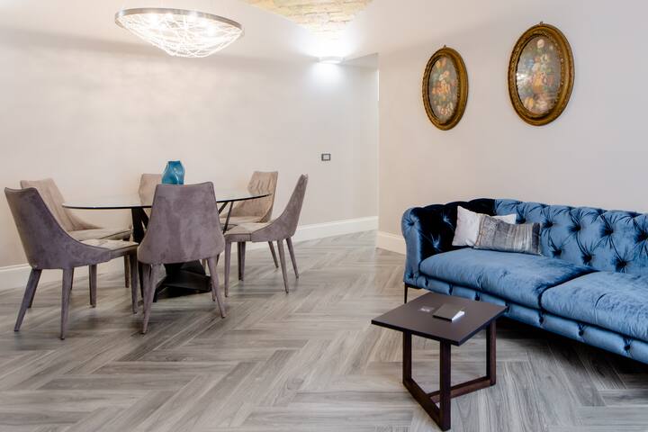 Luxurious Luma Suite Overlooking Via Veneto gallery image 4