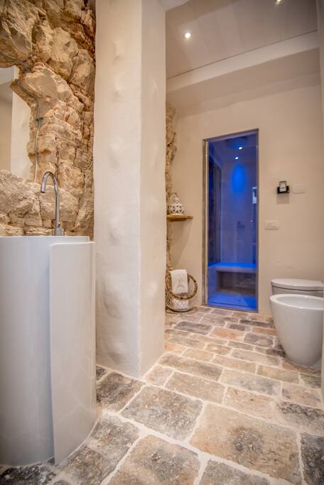 Bagno con doccia/bagno turco