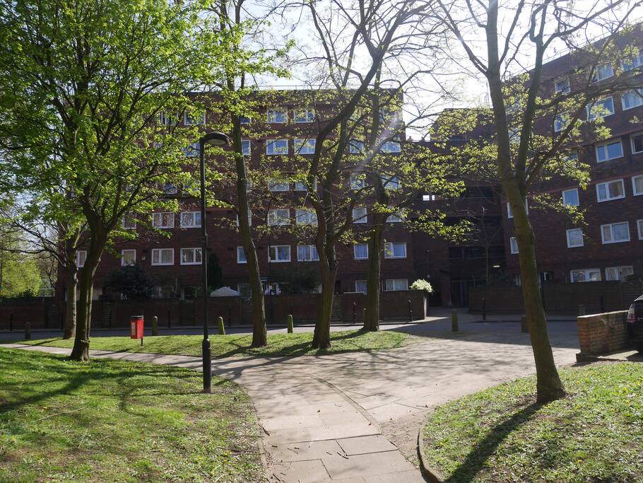 The estate | Overviewing Regent's Canal