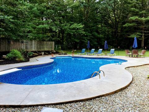 Spacious Saratoga Home w/ Pool, by Track