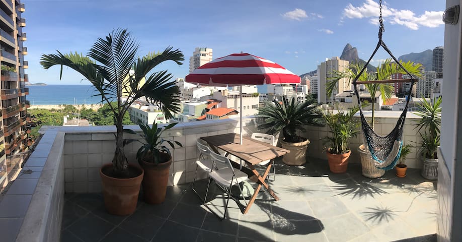 Sunny Ipanema Penthouse facing the beach,5*reviews