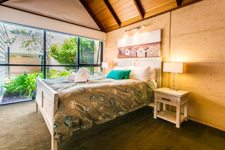 Whalers Cove Villas, Villa Mayflower gallery image 4