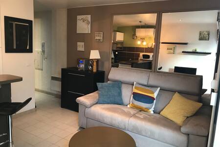 Joli studio avec jardin et place de parking