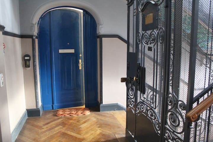 Beautiful room in an old building, CENTRAL