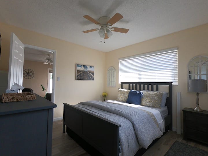 带套内卫生间的主卧