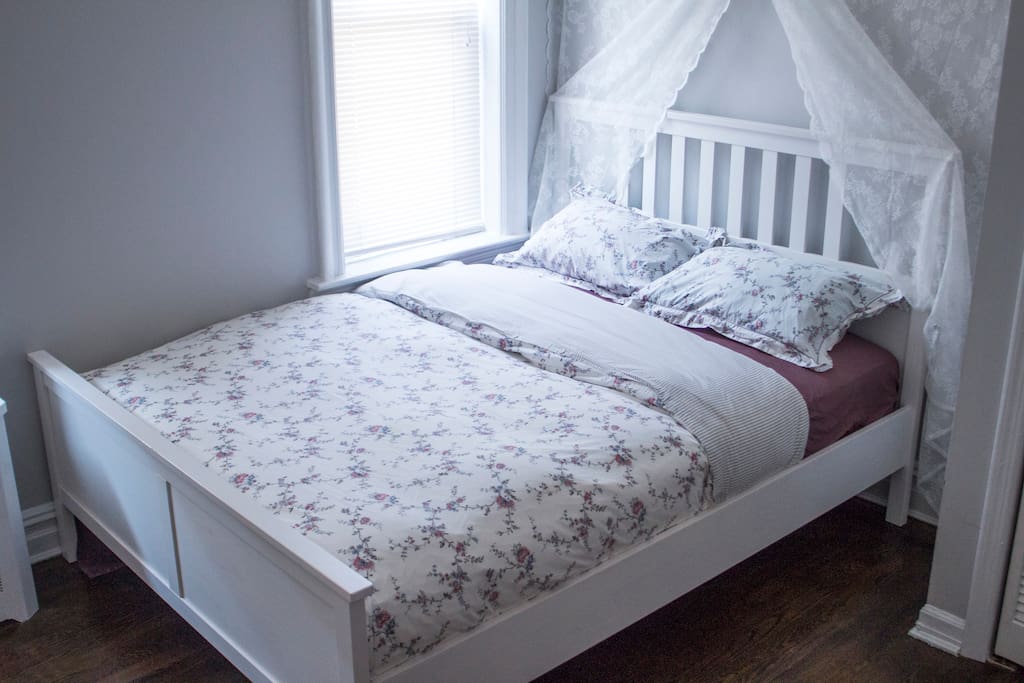 Queen size bed (you will be provided with 3 different bed sets)