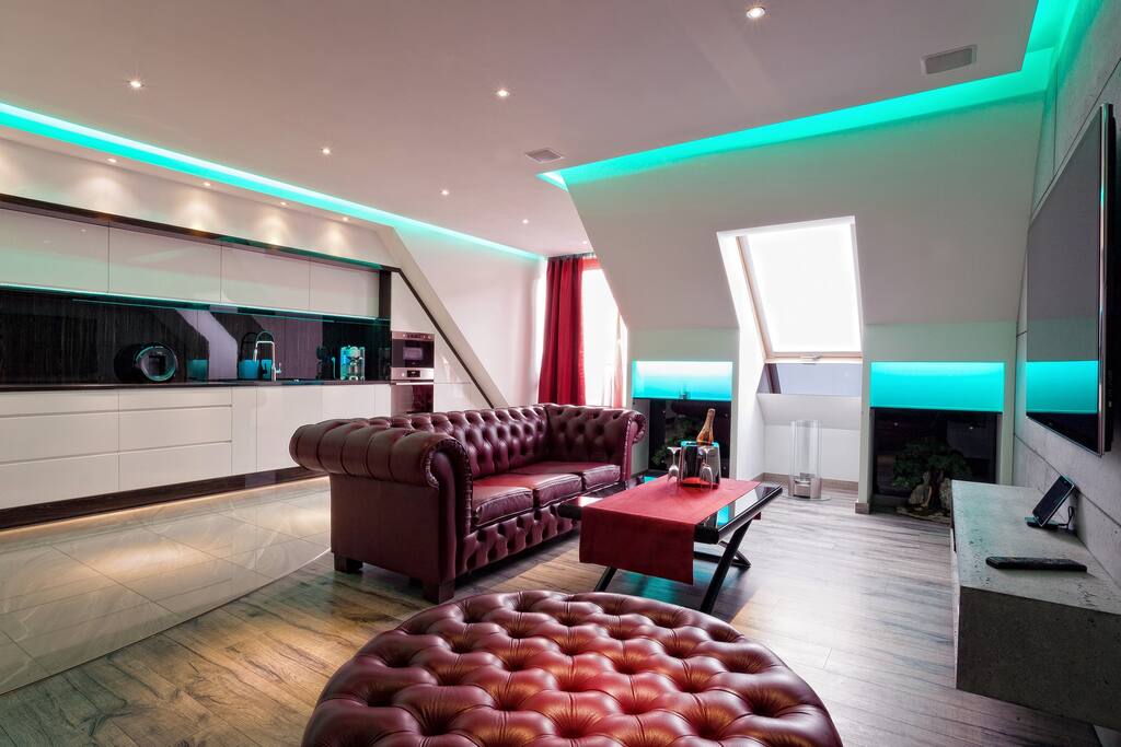 living room+kitchen