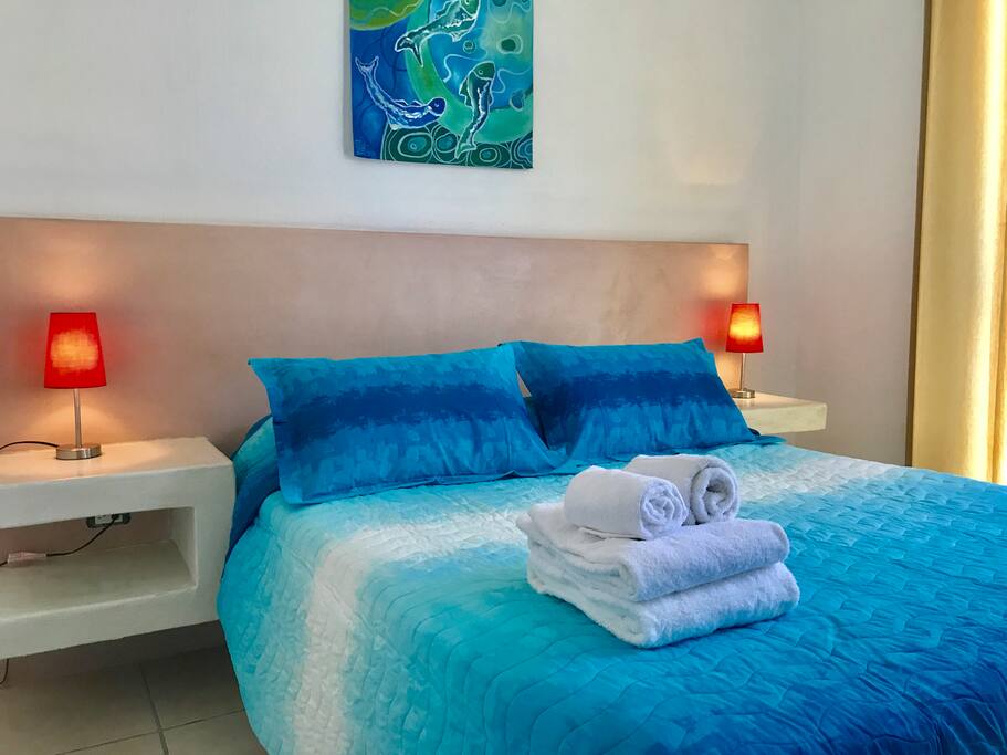 Room 1 Queen Size Bed