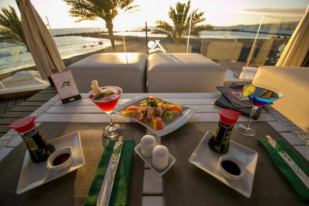 Papagayo Bar and playa 3 min away