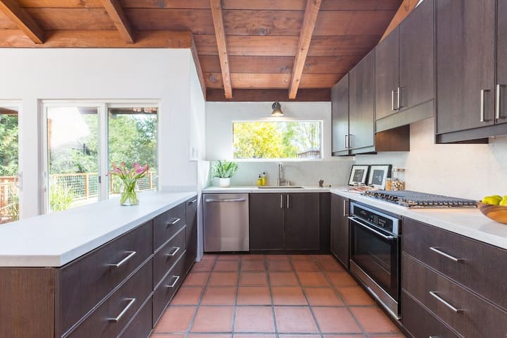 Beautiful Home In Serene Setting (Family Spot) - Mill Valley