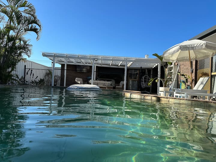 A Blissful Getaway awaits you in Norman Gardens…