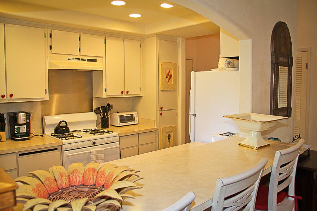 Full kitchen with D/W, microwave, drip and Kcup coffee makers, frig, & stove