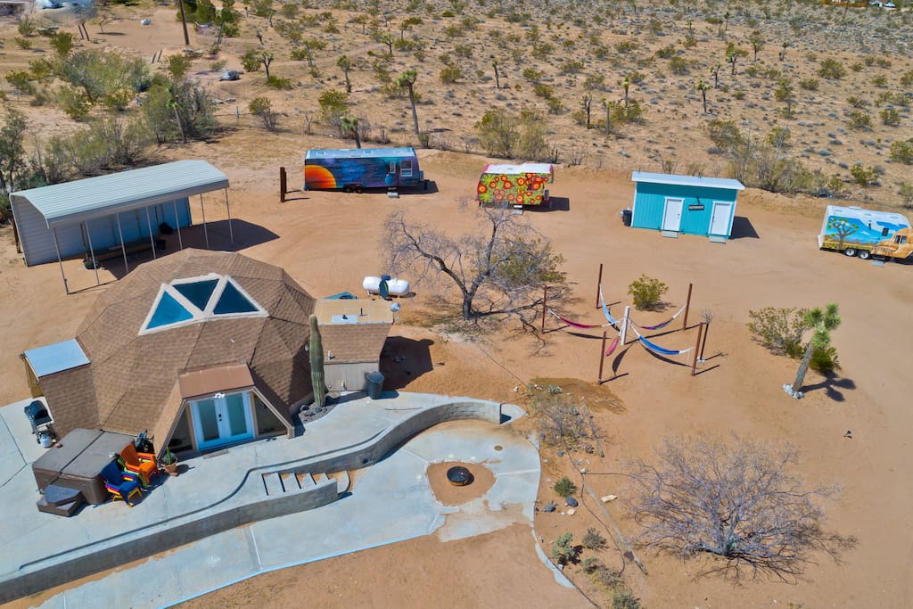 Aerial View - "Separate trailers were loads of fun for our party of 7, and everyone was comfortable and enjoyed having their own space." - Kari *****