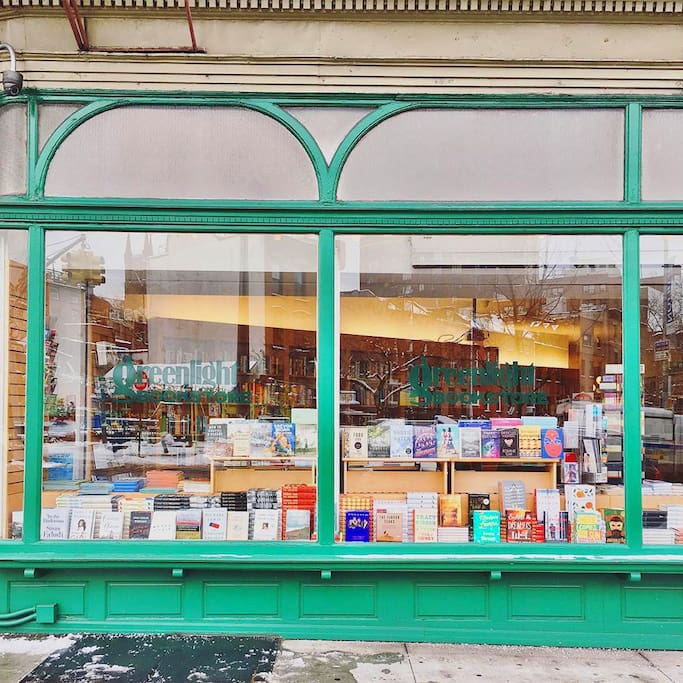 Greenlight Bookstore adlı yerin fotoğrafı