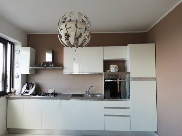 Bivani  fronte mare, Spadafora