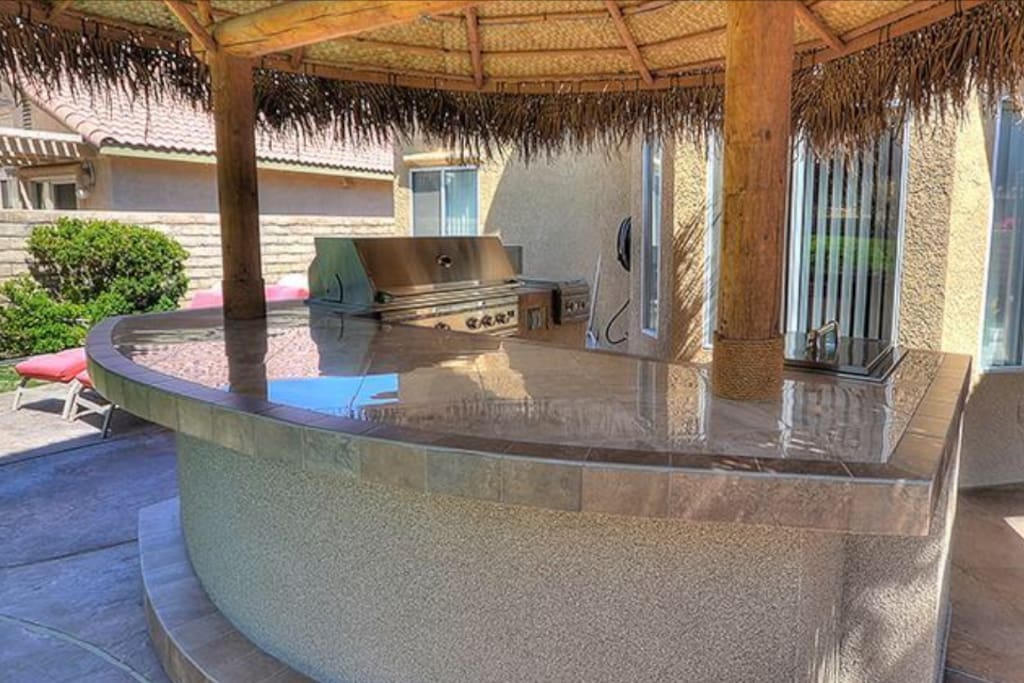 Built-in Barbeque and bar.