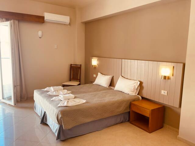Quest Star Villa – 20meters to beach. Sleeps 8. gallery image 4