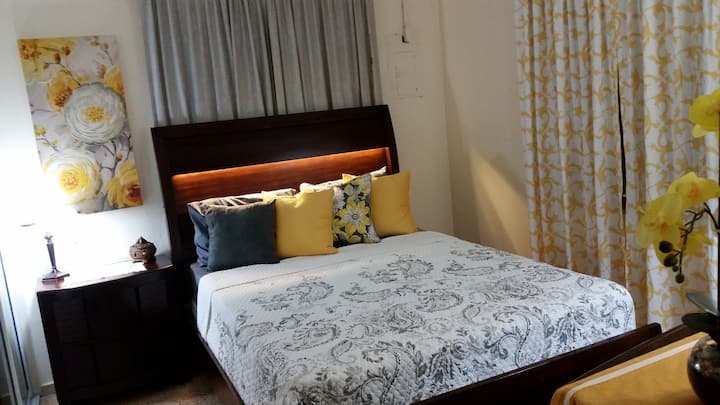 Habitación 3: cama tamaño queen.