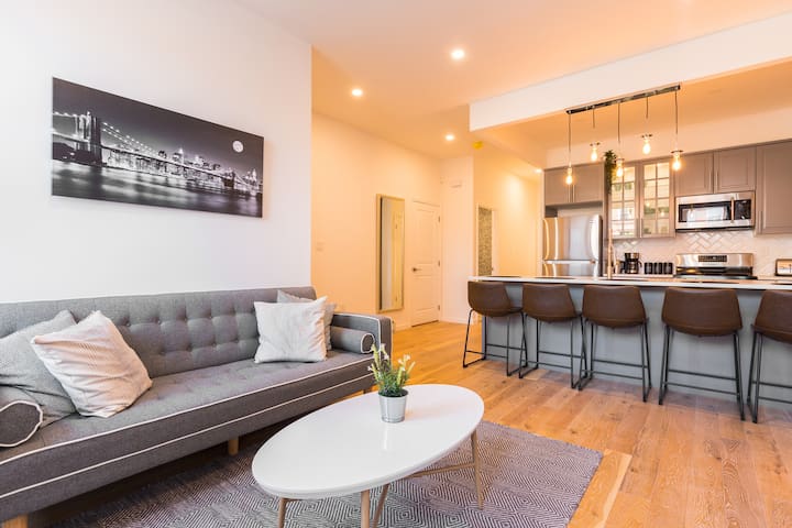 Affordable Luxury Backyard Suite -2Beds/2Baths