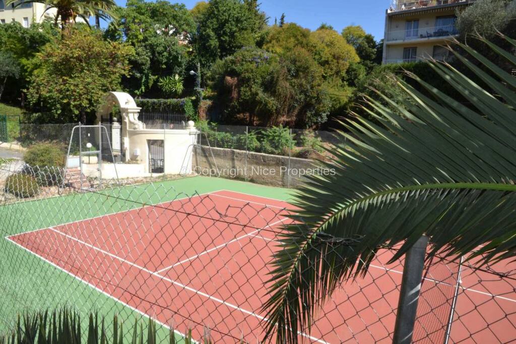 Tennis court