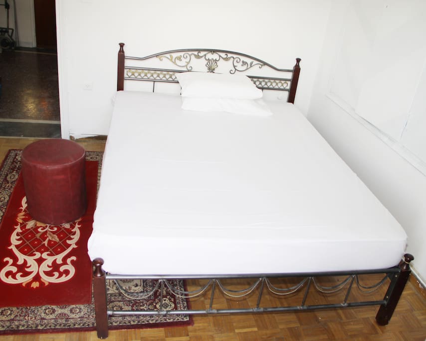 NEW
KING SIZE BED
