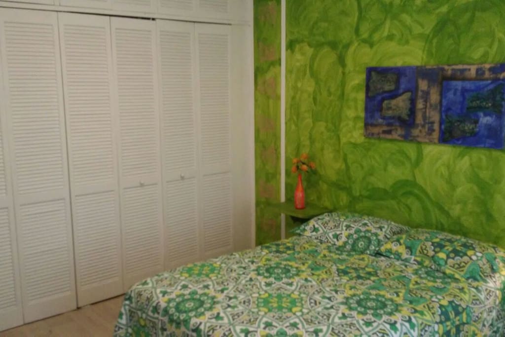 Bedroom 2/2