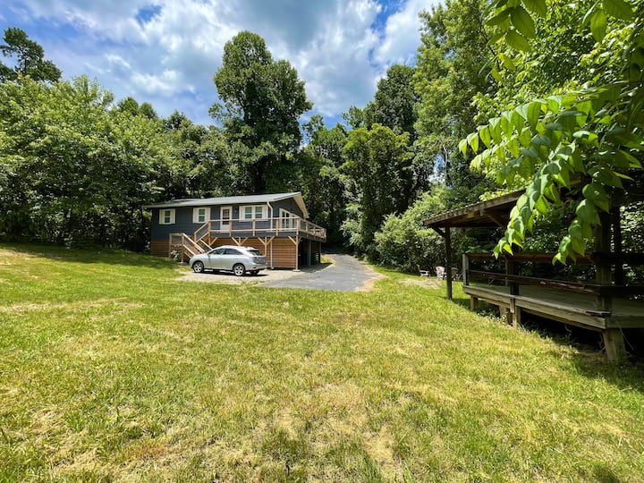 The Asheville Bungalow 5 Miles to Downtown! Houses for Rent in