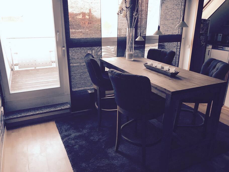 Esszimmer mit Balkon