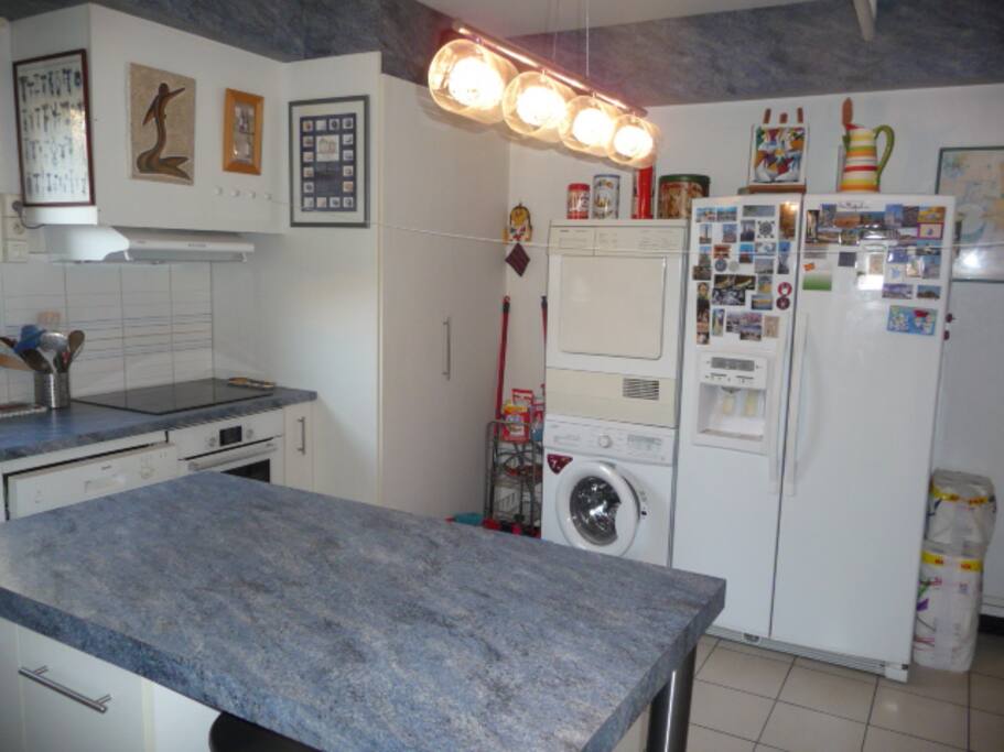 Lave linge. Sèche linge. Frigo américain, micro-onde, fo@ urgente @@ , induction & planche de repassage.
