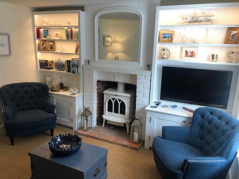 Popular Airbnb listing: Fortune Cottage, Burnham Market in Burnham Market