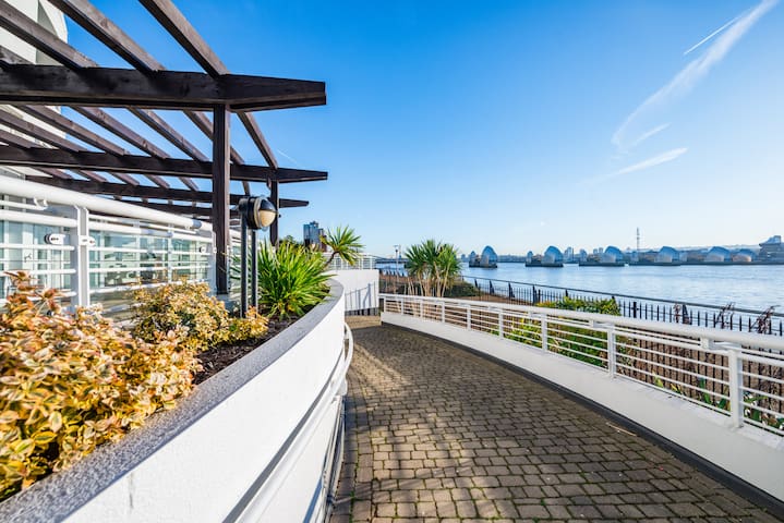 Riverbank Apartment 2