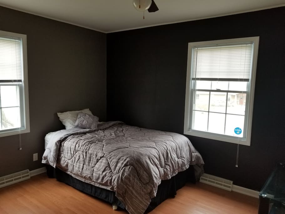 Full size bed