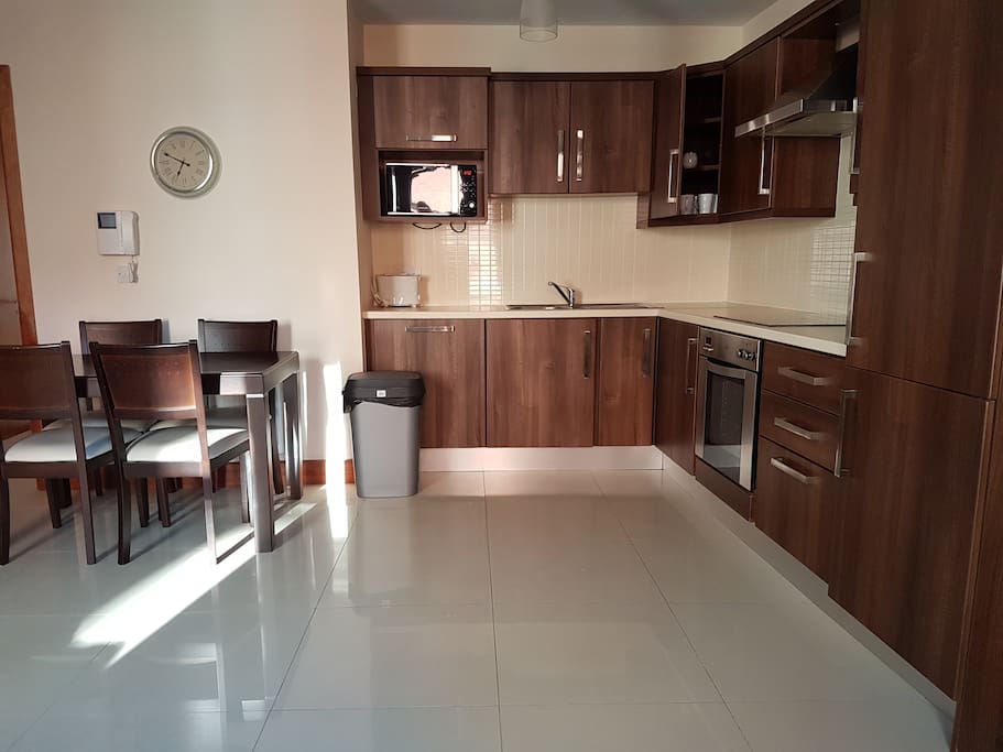 Kitchen/Dining Area