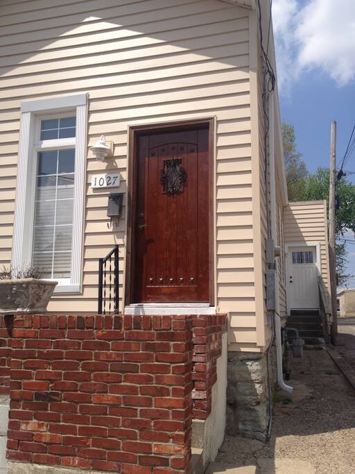 Shotgun style house in the heart of NULU/Highlands, right by late night pizzeria.
