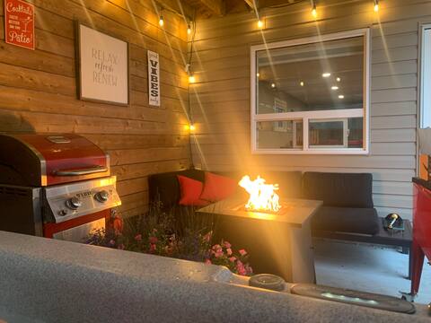 New executive home amazing hot tub and games area!