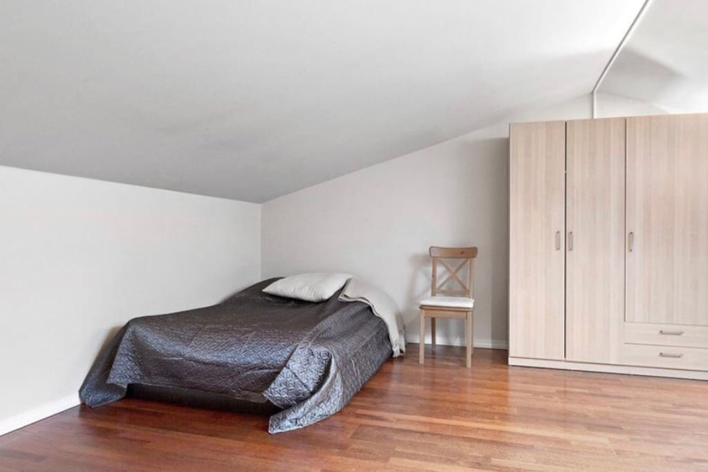 The bed. 90 cm wide