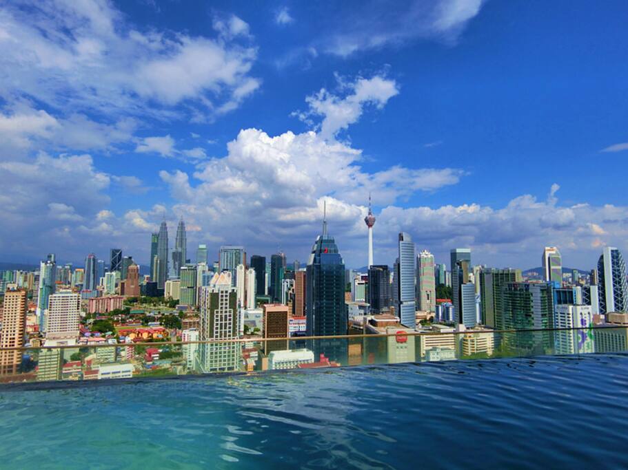 Sky Pool 空中泳池