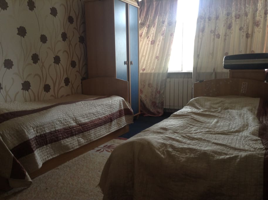 two single bed for two guest