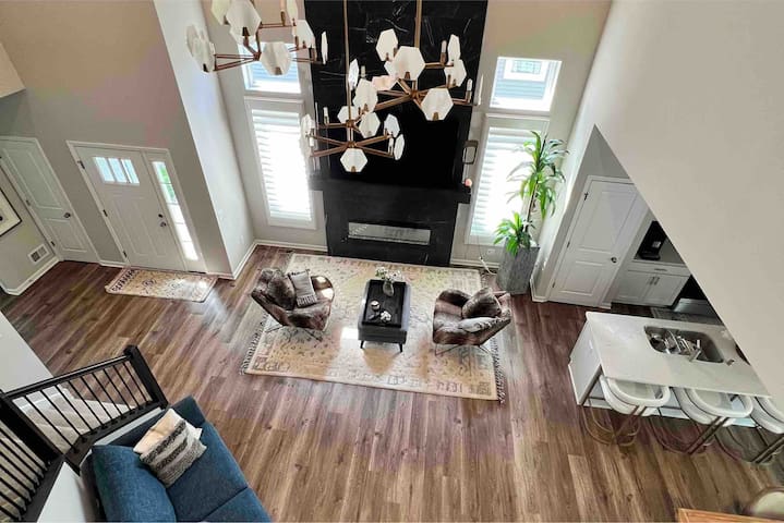 Beautiful Townhome | 3BR, 2.5BA w/King Bed