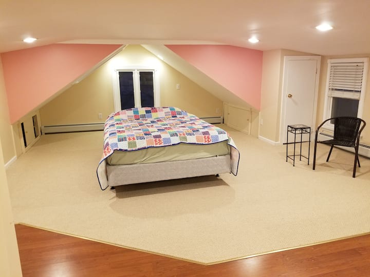 dormitorio principal en el segundo piso