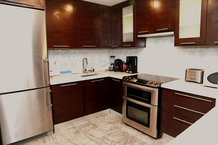 Midtown Manhattan Duplex gallery image 5