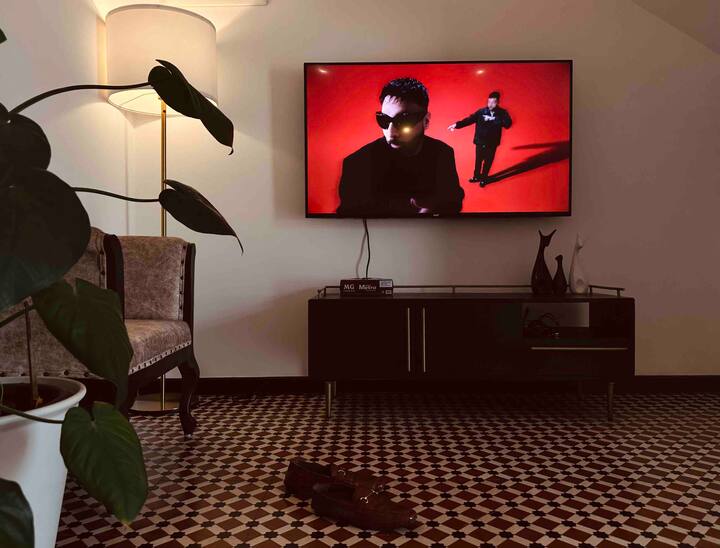 Living room image 5