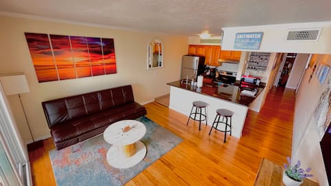 Successful Airbnb property: Stunning Waterfront Suite w/Incredible Sunset View in Tampa International Airport